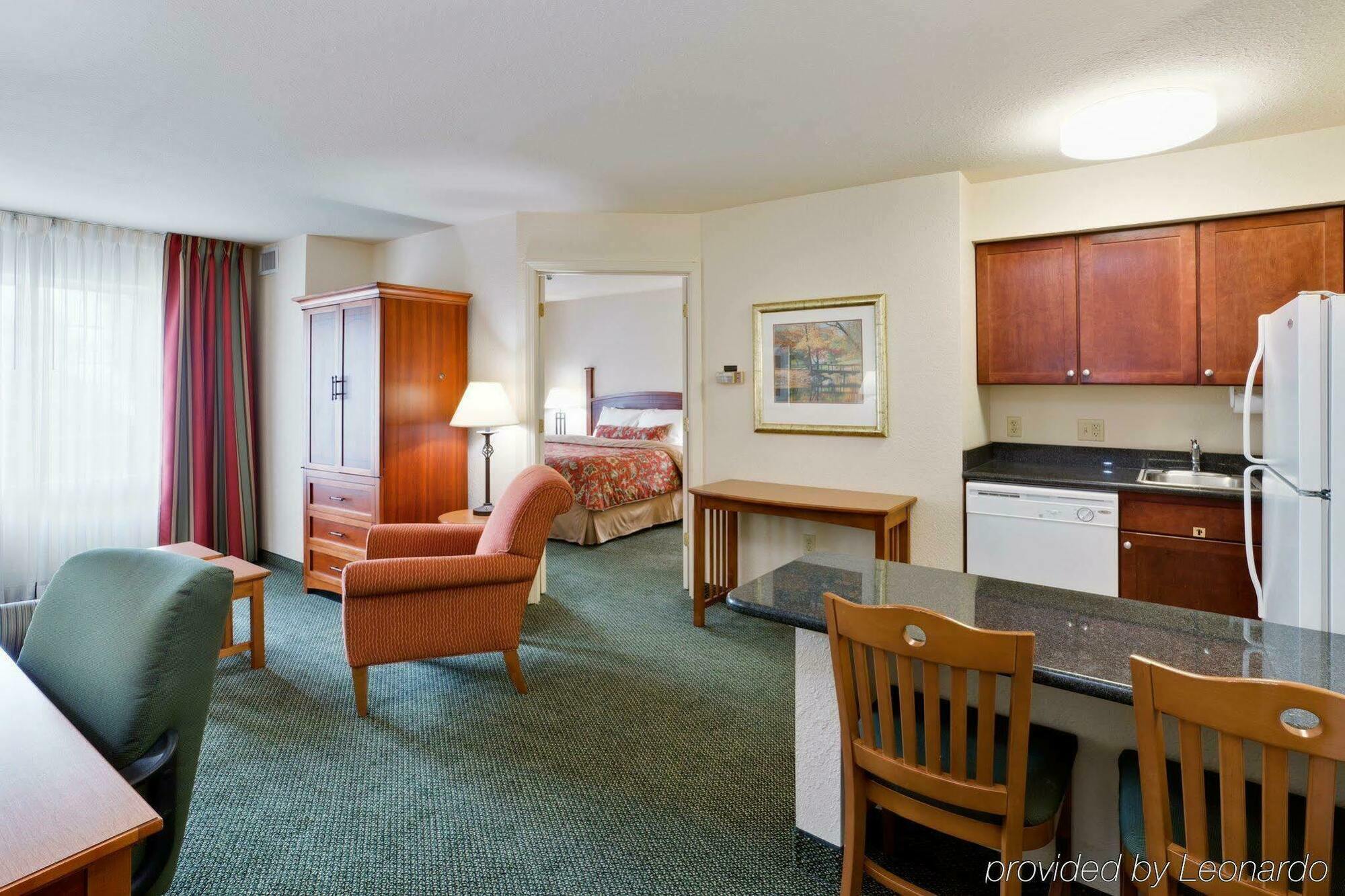 Staybridge Suites Allentown West Fogelsville Room photo
